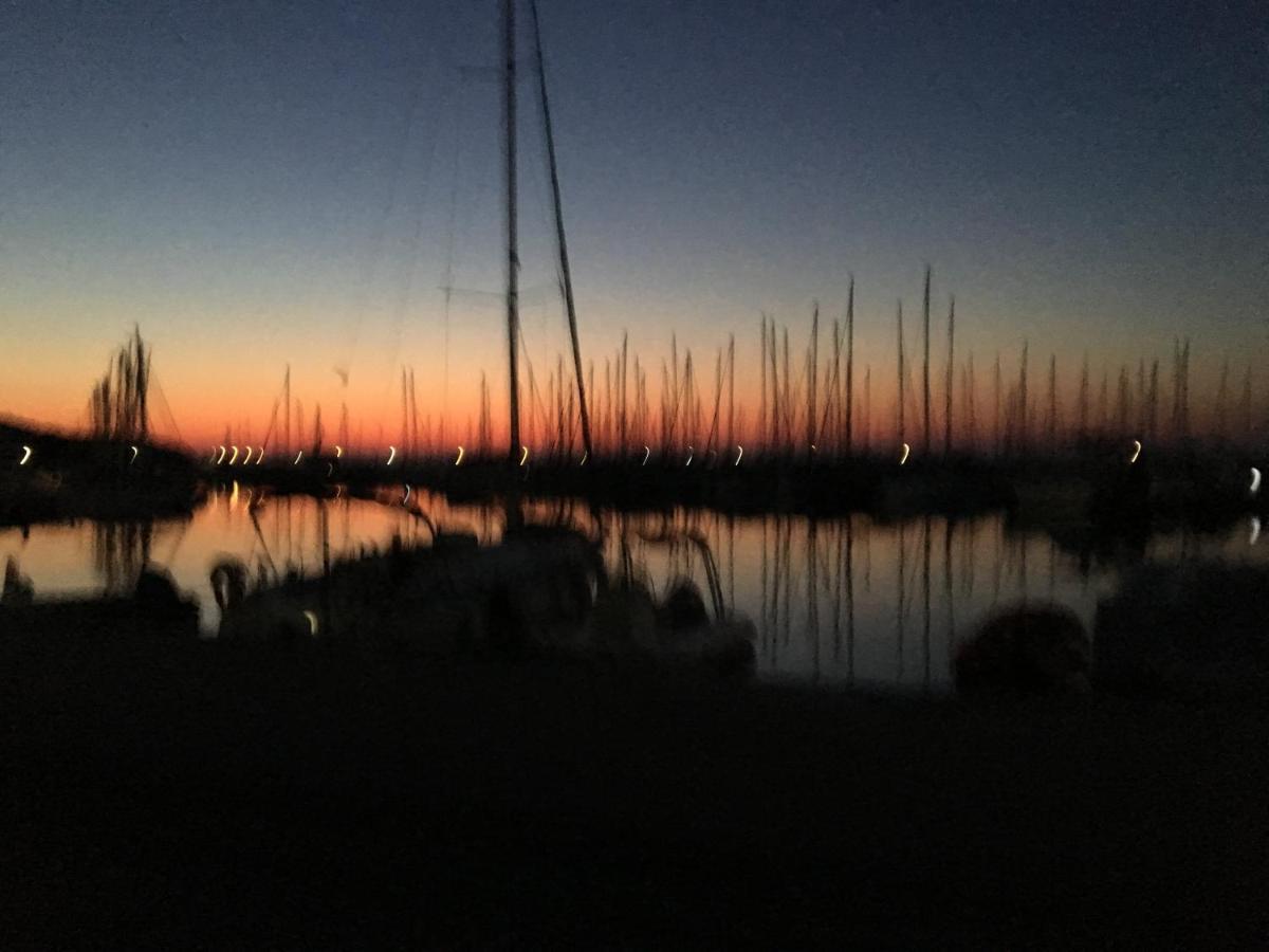 Port Leilighet Izola Eksteriør bilde